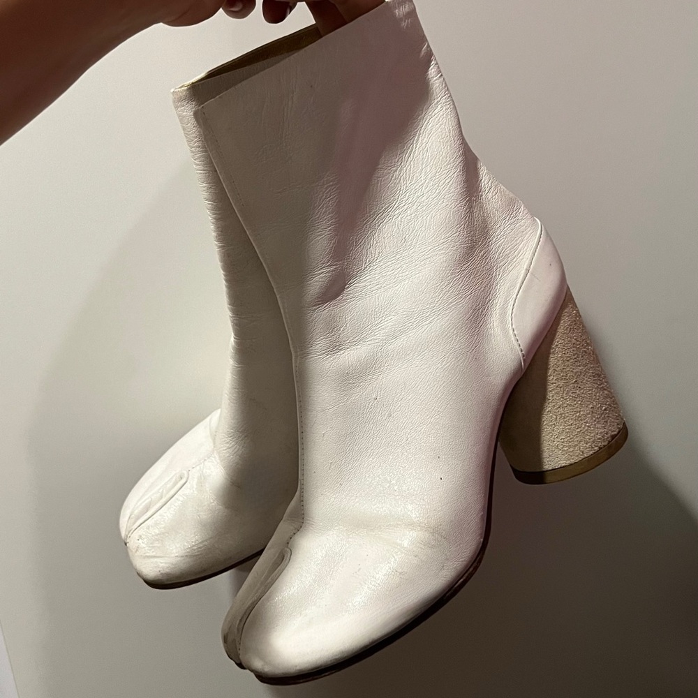 White tabi boots